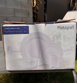 Pfaltzgraff Sloan 32-Piece Dinnerware Set, Service for 8