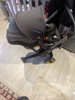 Doona Infant Car Seat & Latch Ba

