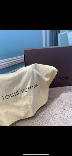LOUIS VUITTON shoulder bag