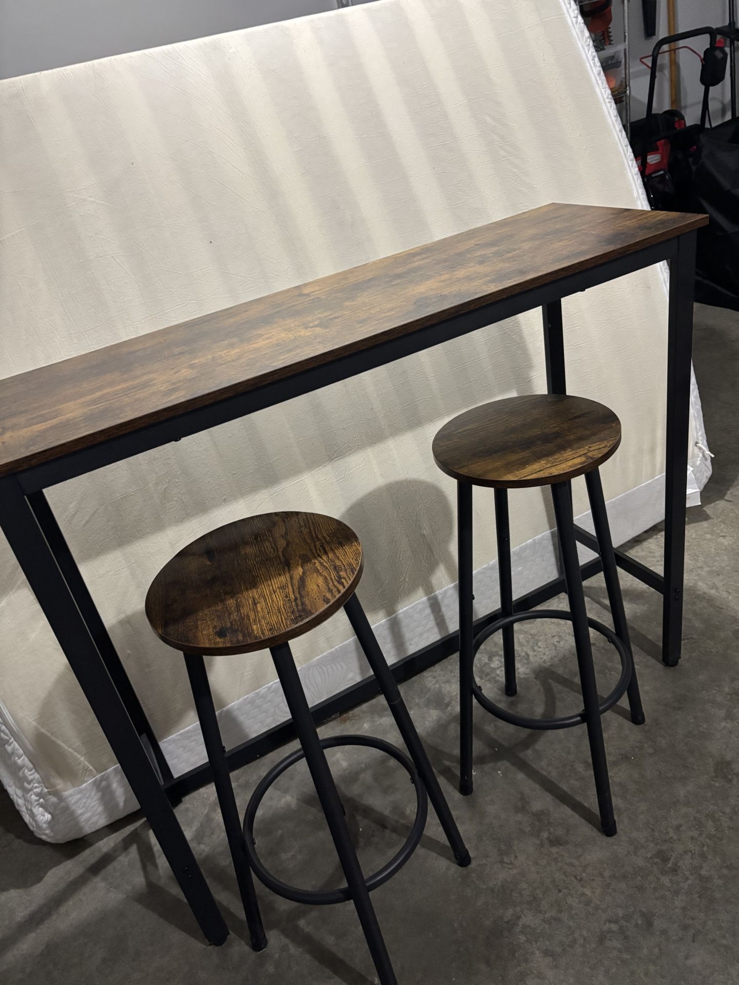 Kitchen Island With Bar Stools