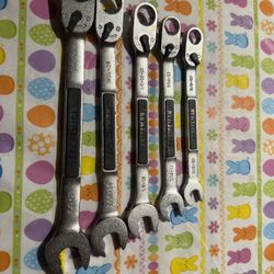 craftsman extreme  grip combination wrench 5 pc check pic for sizes never used $50 in n Lakeland 