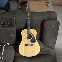 YAMAHA Acoustic Guitar