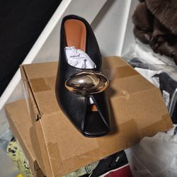 New In Box Never Used High Fashion Shoes