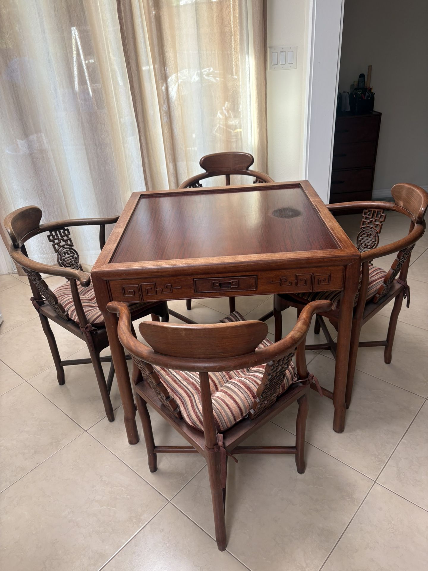 Table With 4 Chairs