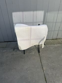 **LIKE NEW**✨Cotton Quilted Dressage Saddle Pad - White