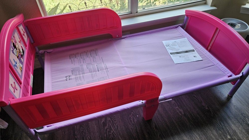Delta Disney Minnie Mouse Daisy Duck Toddler Bed Frame