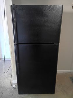 GE Black 18.5 Cu Ft Refrigerator