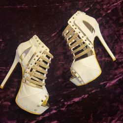 7.5 Gold & White Peep Toe Heels