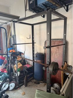Squat cage