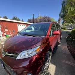 ADA accessible 2018 Toyota Sienna