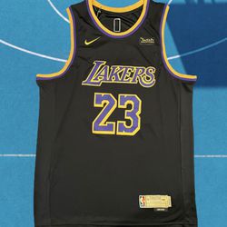 Lakers Jersey Tag Fell Off XL