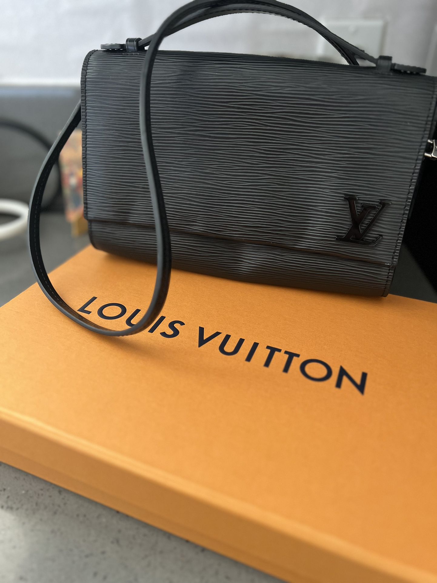Louie Vuitton Messenger Bag A.K.a. Man Purse for Sale in Tujunga, CA -  OfferUp