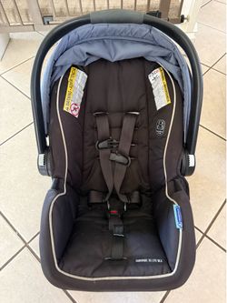 Graco snugride 35 lite DLX + Car Base + graco Stroller