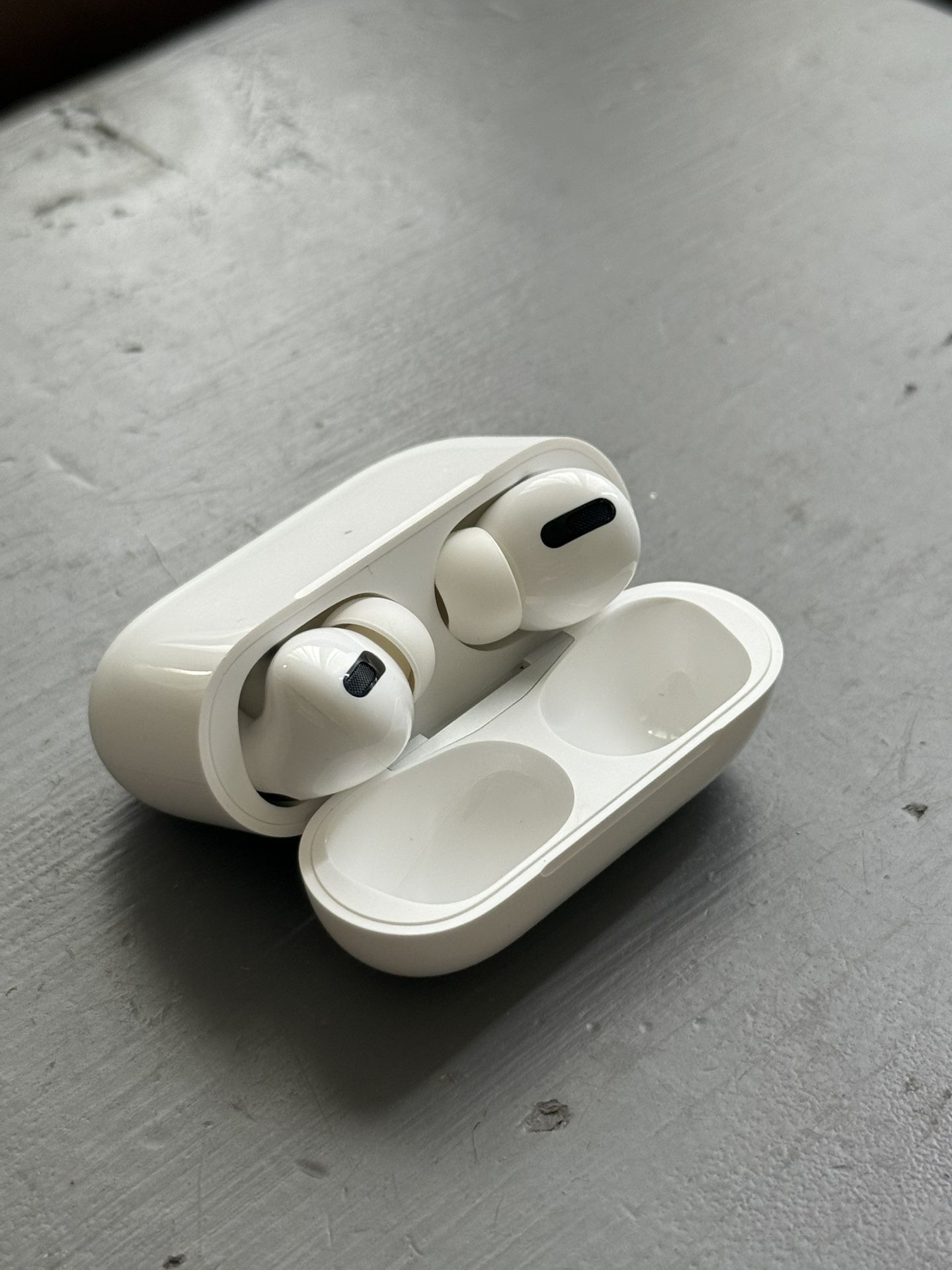 AirPod Pro - Like New