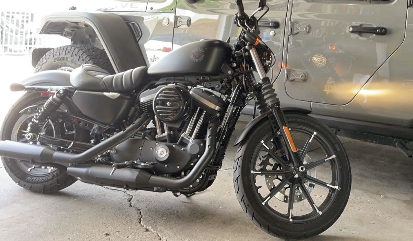 2019 Harley Davison 883 XL Iron