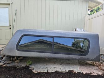 Camper shell