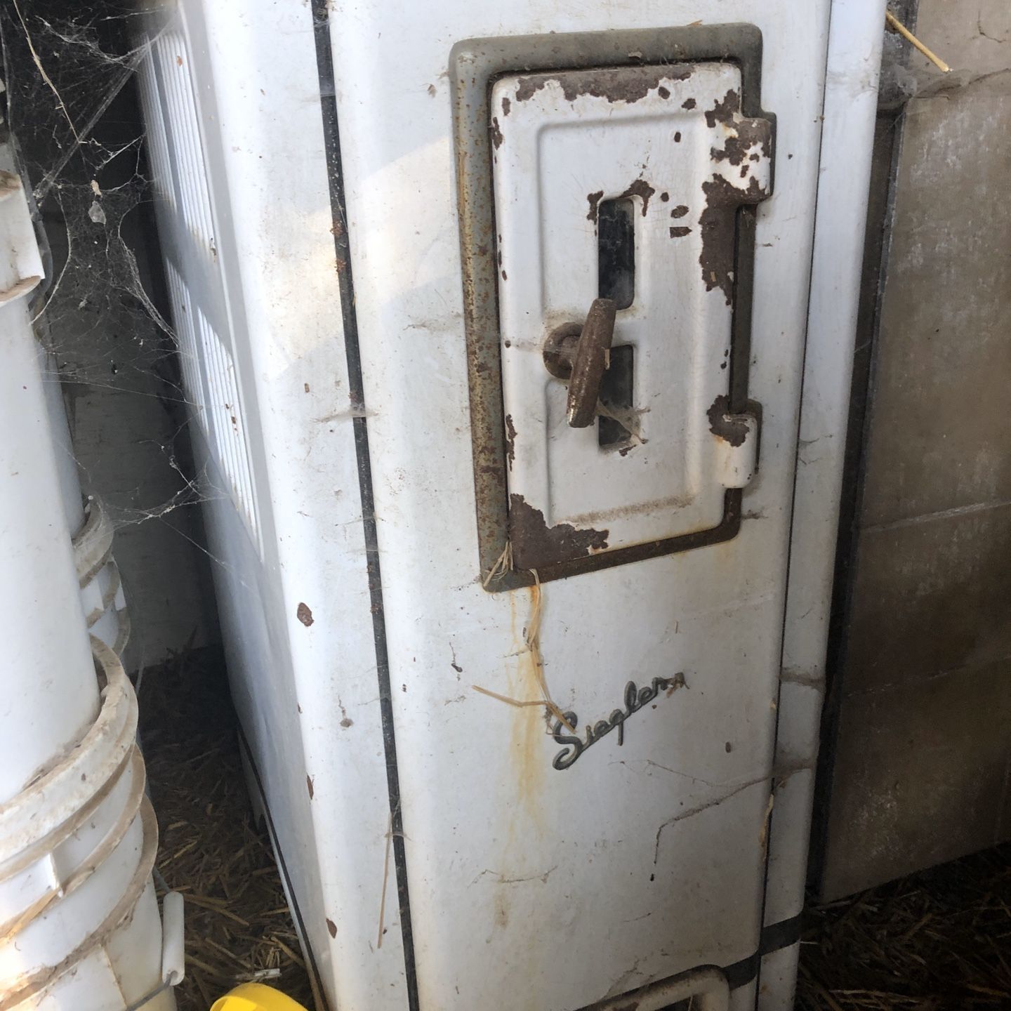 Vintage Siegler Oil Stove for Sale in Des Moines, WA - OfferUp