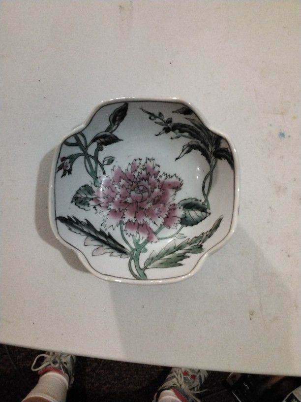 Vintage Toyo Porcelain Hand Painted Made In China Bowl