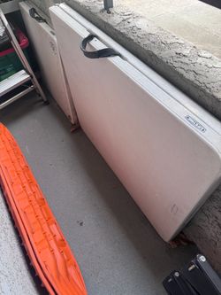 Lifetime 6’ foldable table
