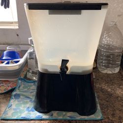 DRINK DISPENSER