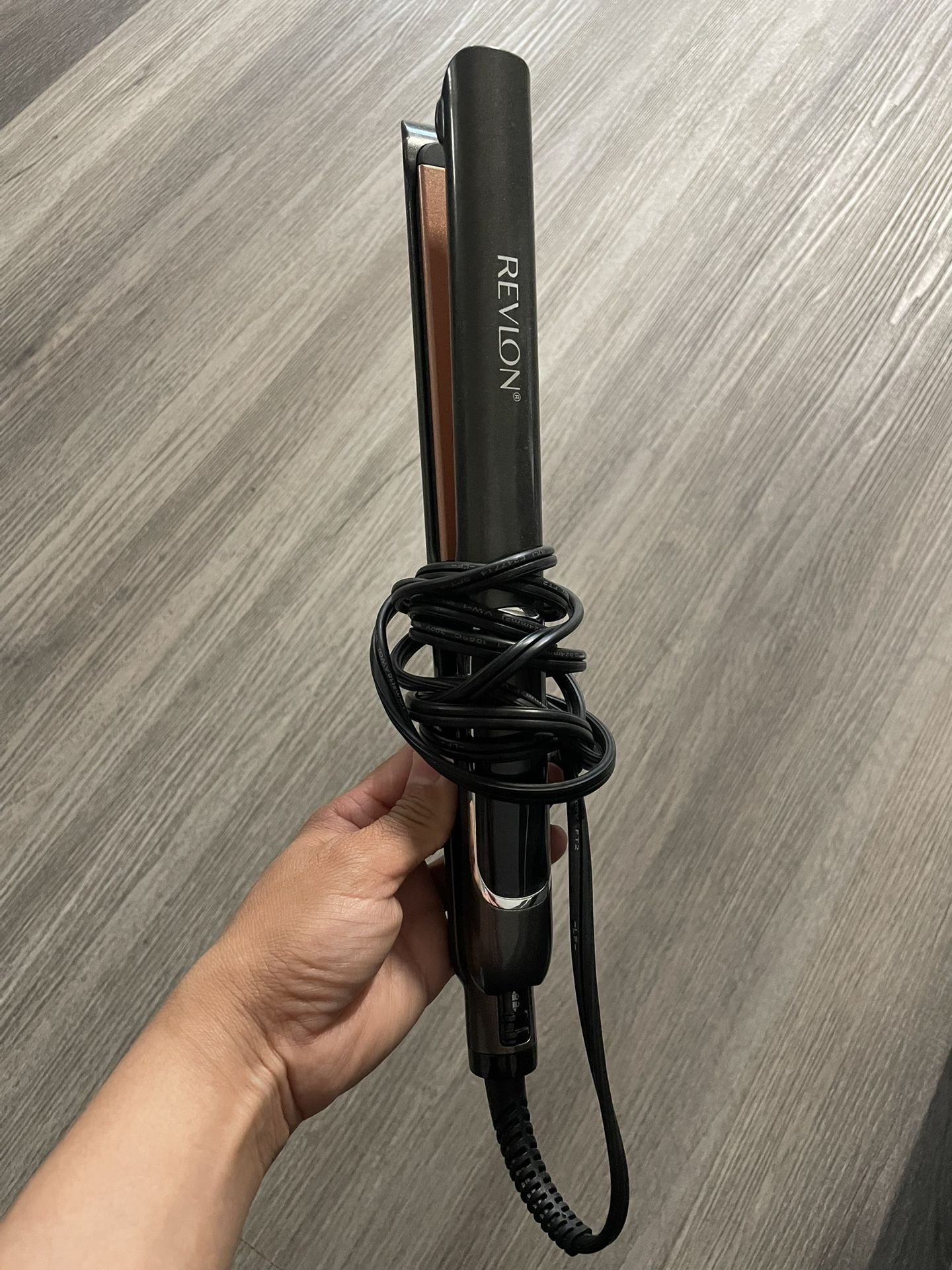Hair Straighter Iron $25 (Negotiable Price)