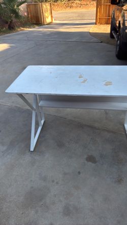 Little white table