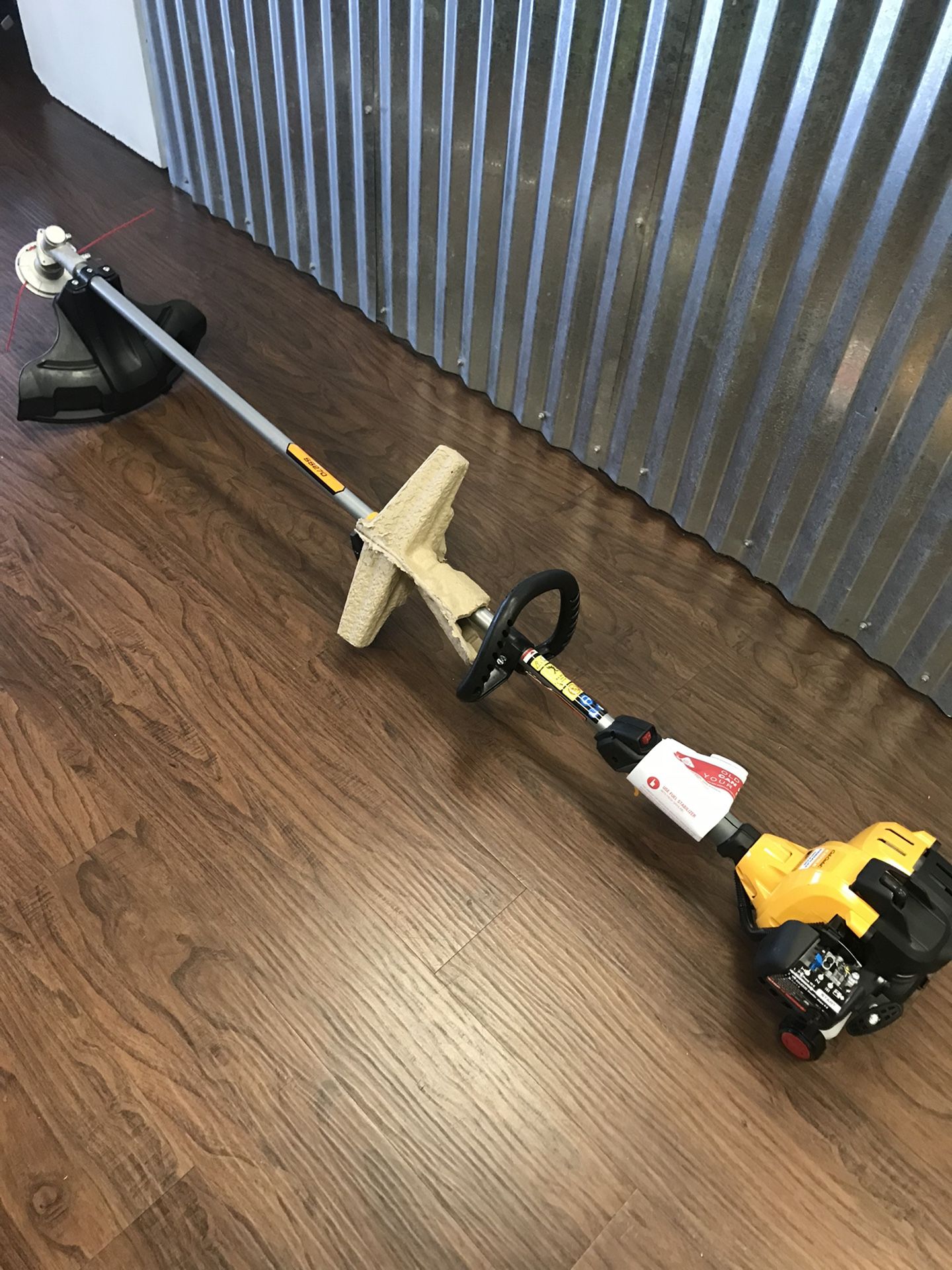 Cub-cadet SS270 Gas 27cc Weed Eater