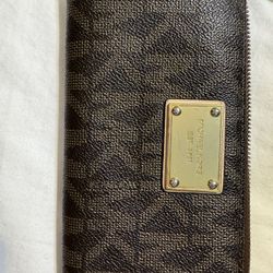 Michael Kors wallet 