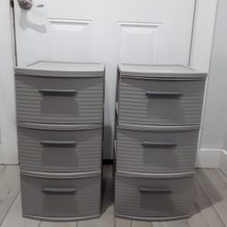 2 Plastic Drawers 
