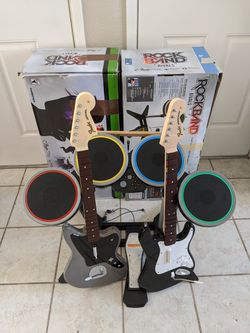 Kinderdag Aannames, aannames. Raad eens weefgetouw Rockband 4 Xbox One Bundle Drums Guitar Rivals Wireless for Sale in Simi  Valley, CA - OfferUp