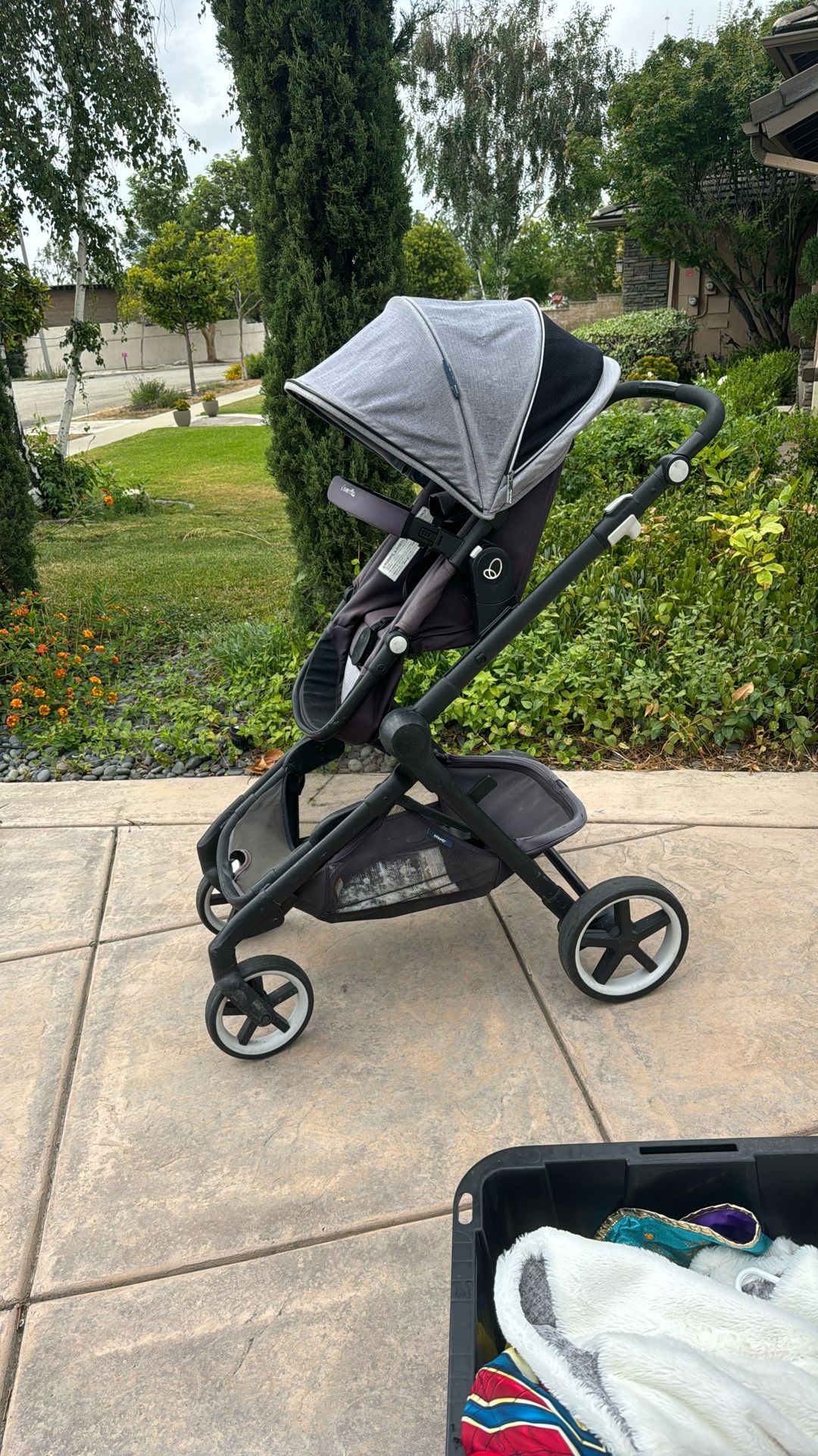 Even Flo Gold Stroller