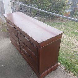 Free Dresser 