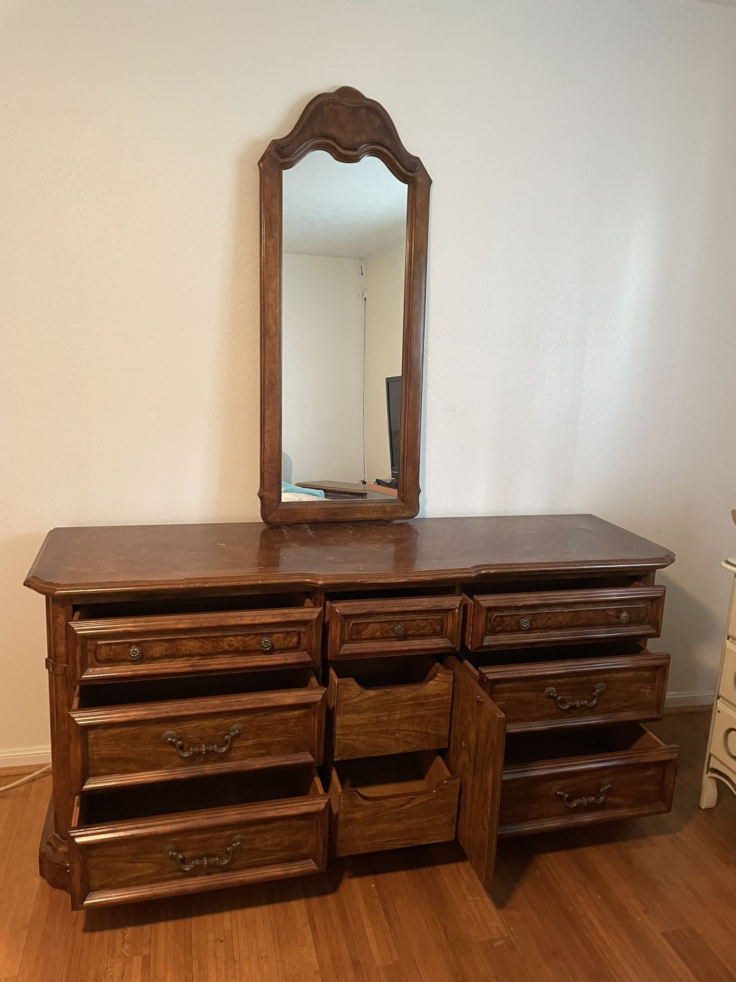 Dresser With Mirror. VINTAGE
