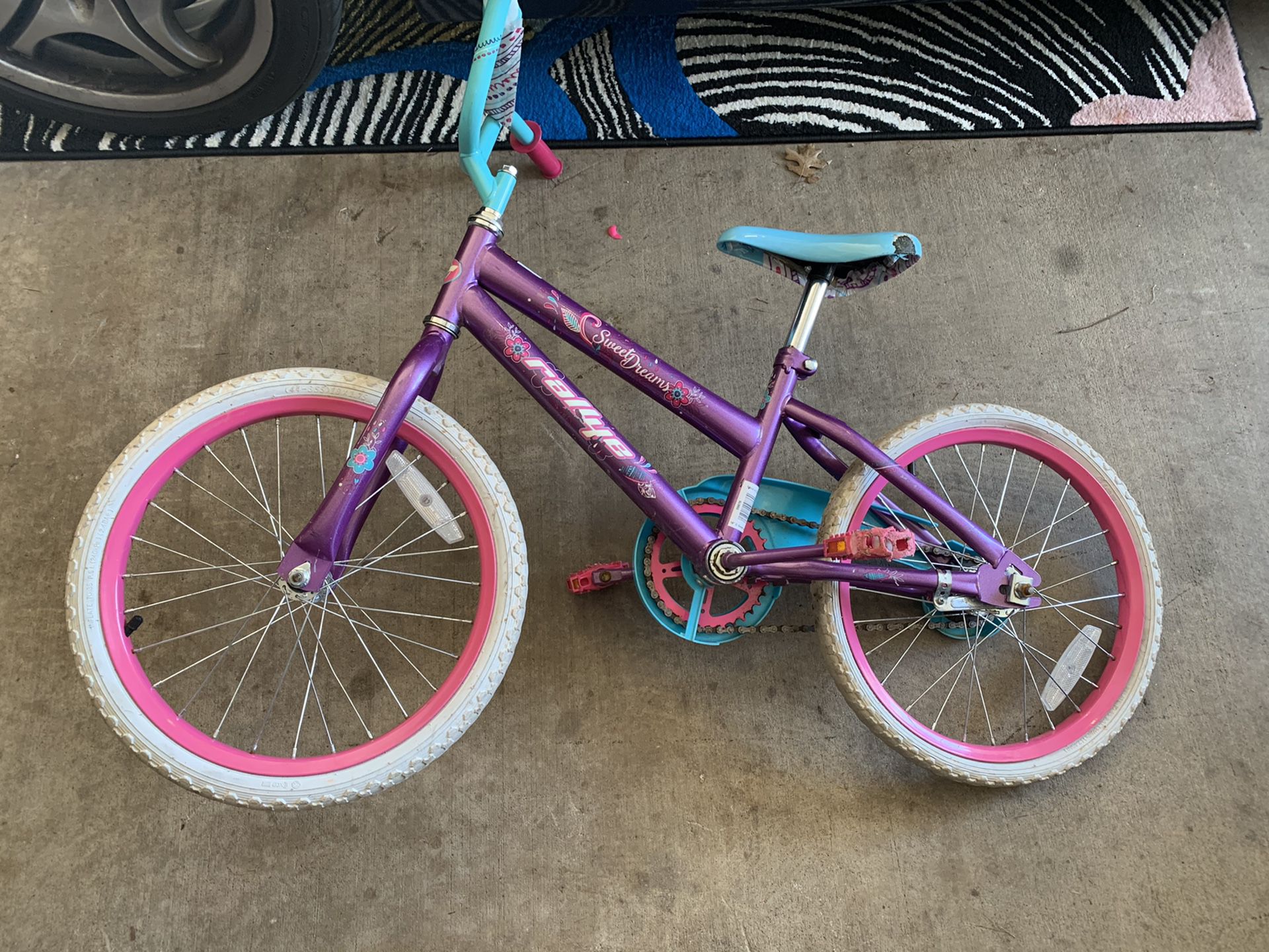 Girls purple bike