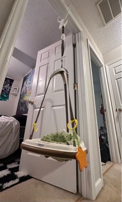 Graco door swing for baby