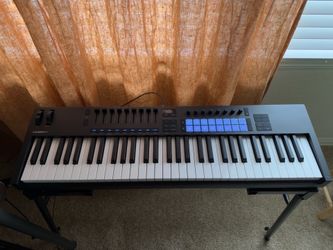 Novation Launchkey61 Midi Keyboard - MINT!!