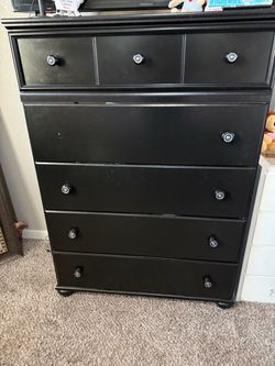 2 Twin Beds Mattresses included and dresser