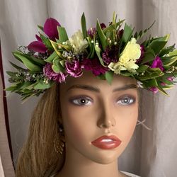 Made Daily With Fresh Flowers. Head Crown And Leis