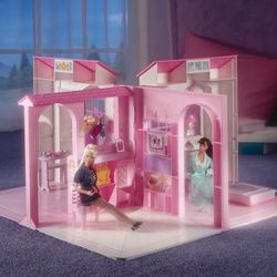 Vintage barbie house 1997 