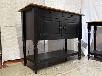 Sanderson 2-Tone Country-Style Sideboard