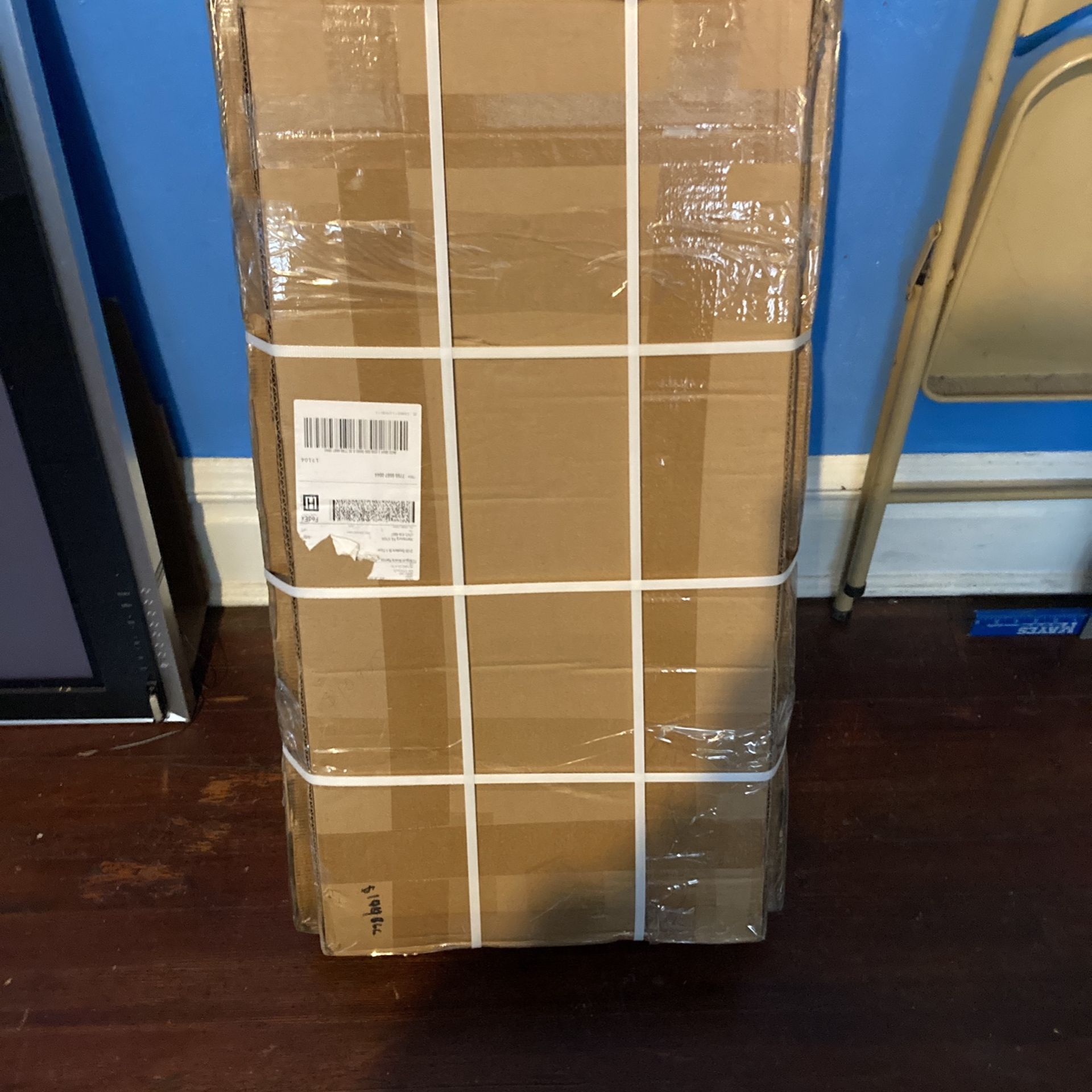 2010 Pontiac new radiator AC radiator 2.4 brand new in a box