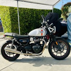 2016 Triumph Street Twin 900 HT 