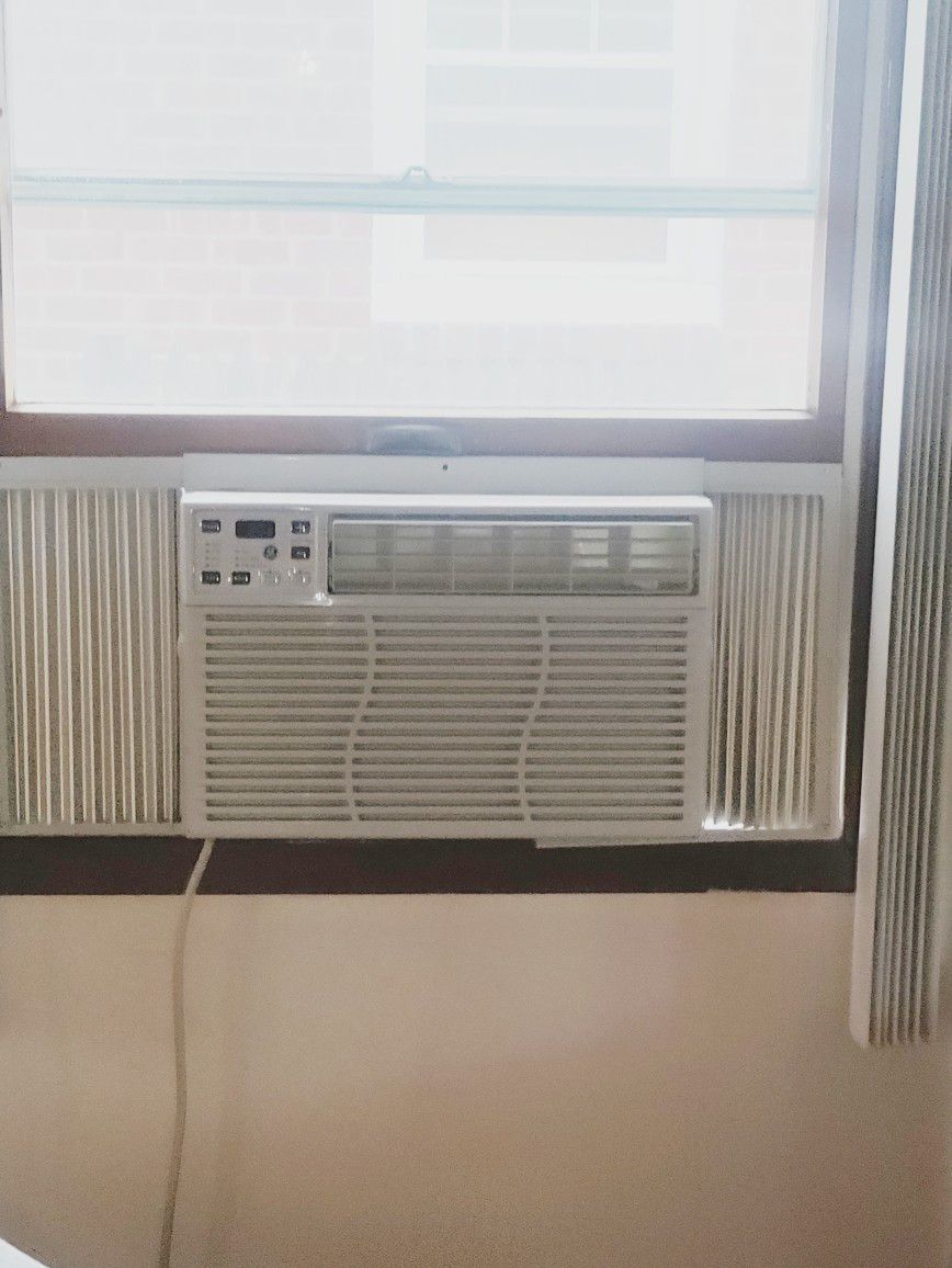 Kenmore 6000 BTU Air Conditioner (SALE)