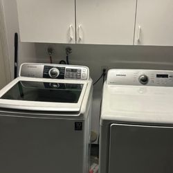 Samsung Washer & Dryer Set – Clean & Working Great