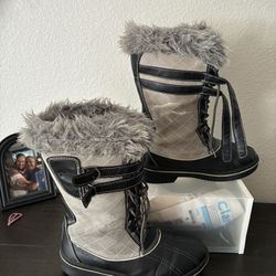 Snow ⛄️ Boost Women Size.10