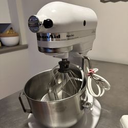 KitchenAid K5SSWH White Heavy Duty 5qt Lift Mixer  Bowl Attachments 10 Speed