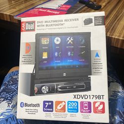 7 Inch I dash Stereo New In Box