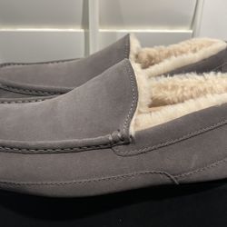 New UGG Ascot Grey Sheepskin Slip-On Slippers Loafers (Men’s Size 11) - $75