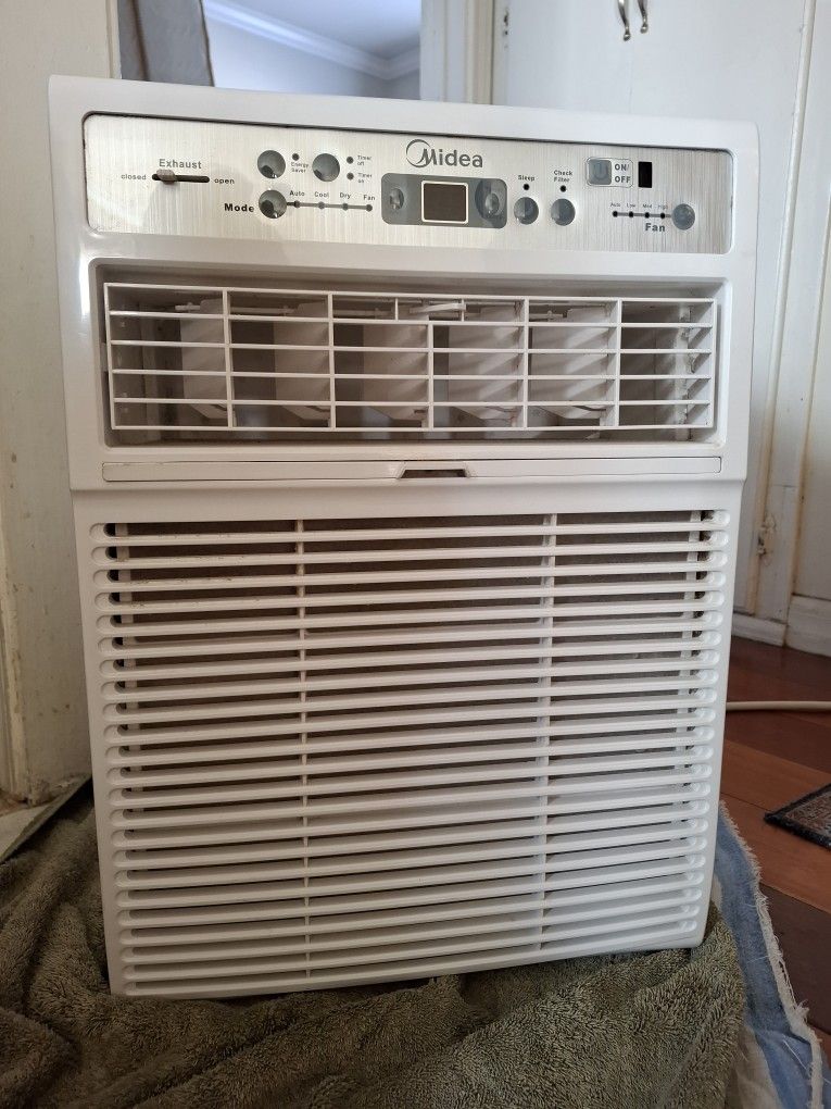 Window A/C - MOVING SALE!