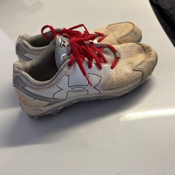 Under Armor Cleats 8.5  And Batting Gloves  Small